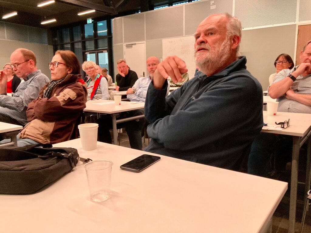 Niels Haxthausen. Møde i grundejerforeningen Hvidegårdsparken i Lyngby-Taarbæk Kommune om varmemuligheder, 3. maj 2022